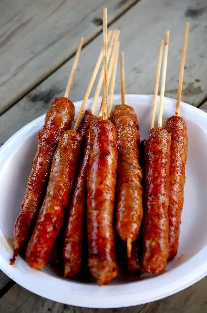 Brochettes de saucisses
