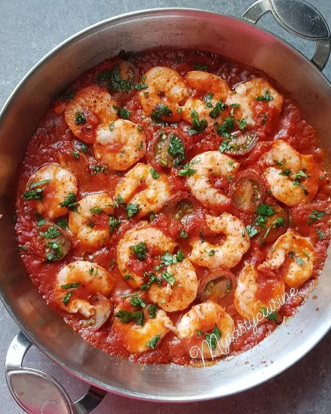 Tajine de crevettes pilpil